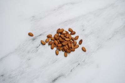 Cyanogenic acid almonds